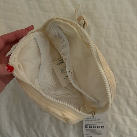 New belt bag - Picture 3 of 3